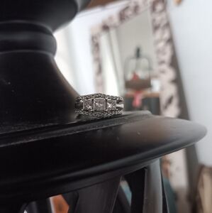 About 1 1/2ct Diamond Ring. Firm.